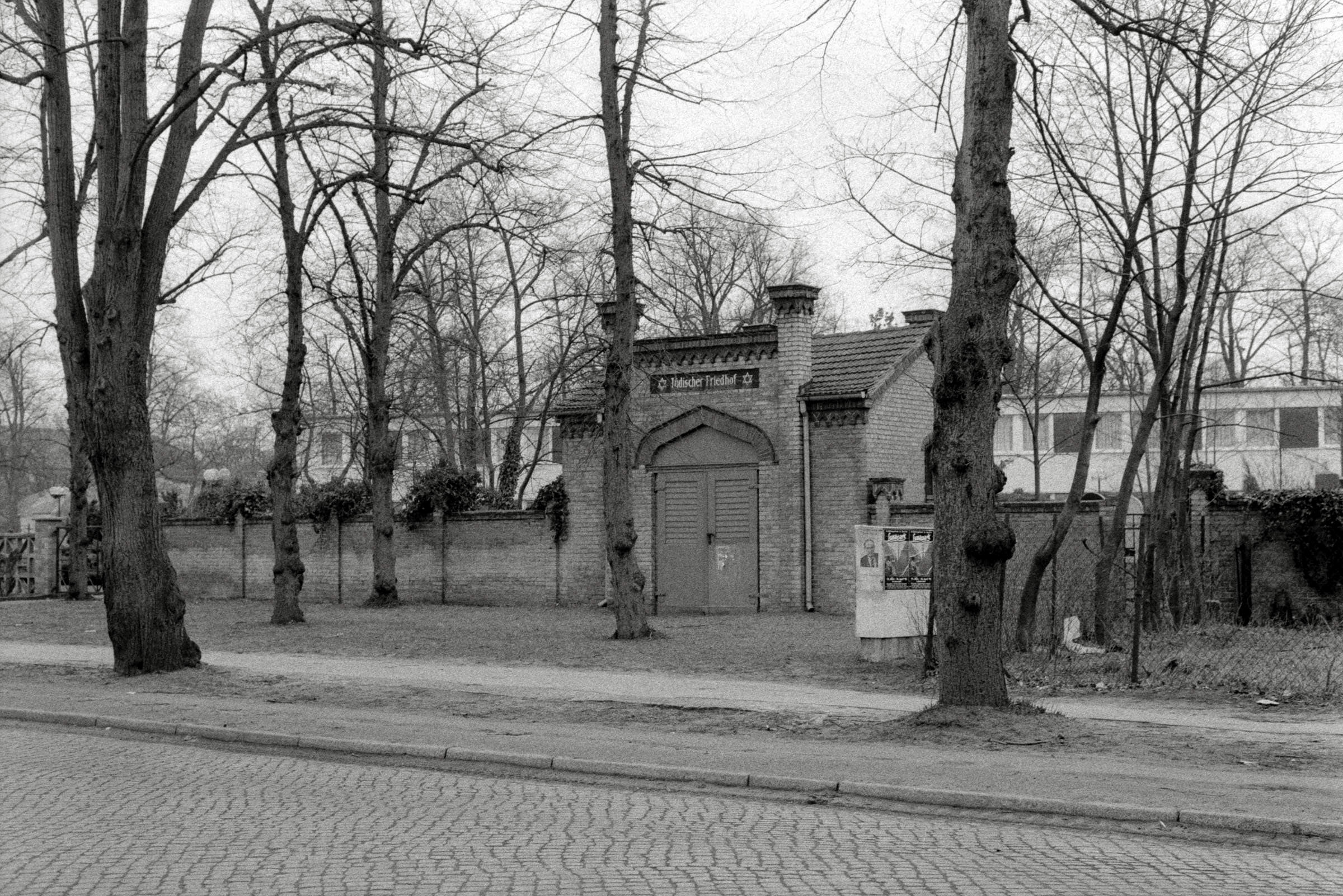 AHP F1993 03 003 sc240902 img28 NLP